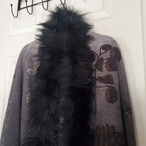 La Fiorentina Large Wrap Scarf Shawl Floral Animal Print Faux Fur Trim Black